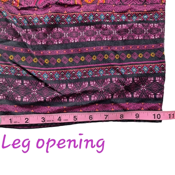 Xhilaration Off the Shoulder Cropped Elastic Waist Jumpsuit Romper Pockets Sz M - Picture 12 of 14